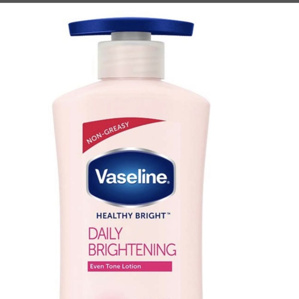 Vaseline- Daily Brightening Body Moisturizer